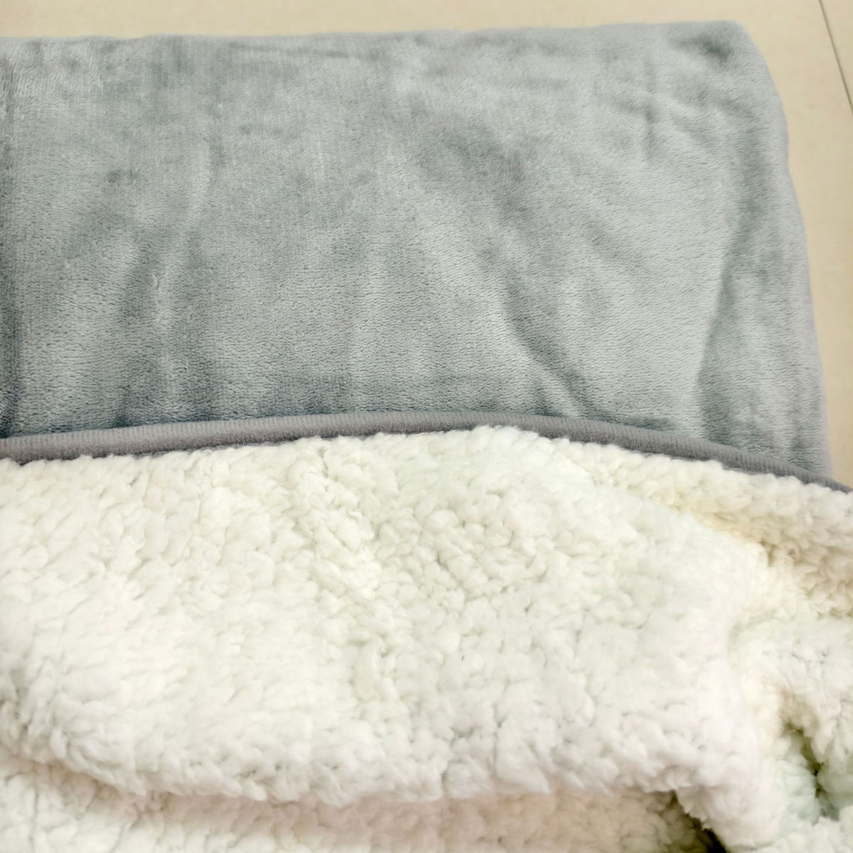 Soft Waterproof Blanket for Pets